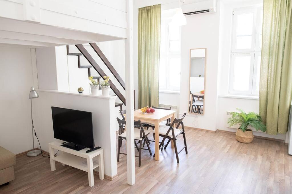 N28 Studio Next To Andrassy Boulevard. Budapest Exteriör bild