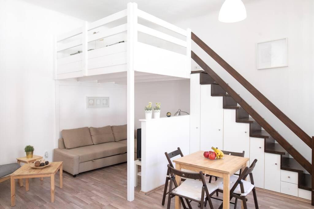 N28 Studio Next To Andrassy Boulevard. Budapest Exteriör bild